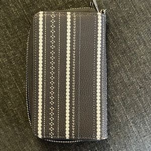 Thirty One Stacking Jackson’s wallet